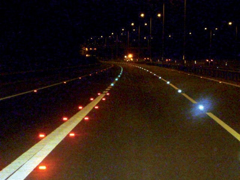LED Solar Stud Light - Image 3